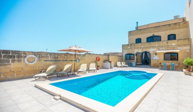 Sunset view, Ta'Wigi Villa & pool Gozo - Happy Rentals