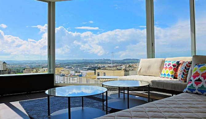 Luxury Central Hilltop Apartment With Great Views