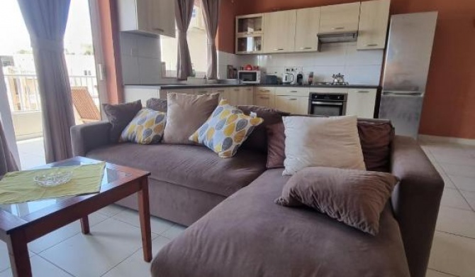 Modern Two Bedroom Apartment in Center Bugibba