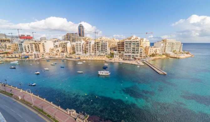 Amazing views of Spinola Bay in Heart of StJulians-hosted by Sweetstay