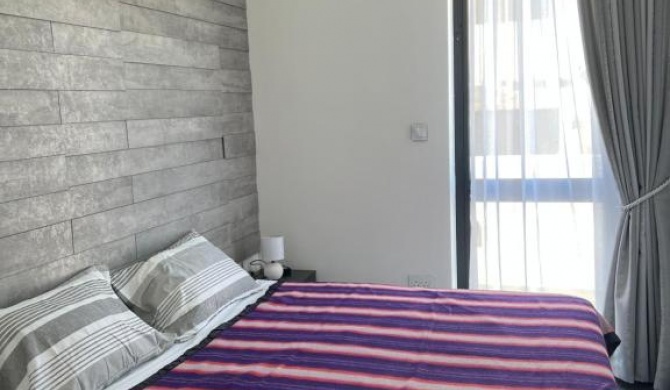 Cosy & Modern Top Floor 1-bedroom Apartment