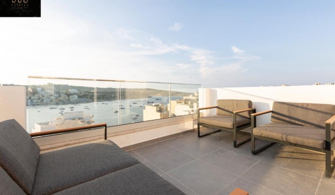 Duplex seafront APT, in central AREA with Terrace