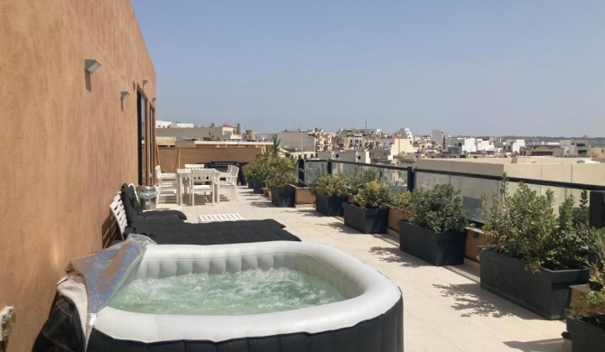 XL Terrace Penthouse BBQ 200m From The Sea and Square