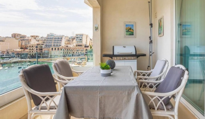 Luxury Seafront 2 bedroom apartment in Spinola Bay