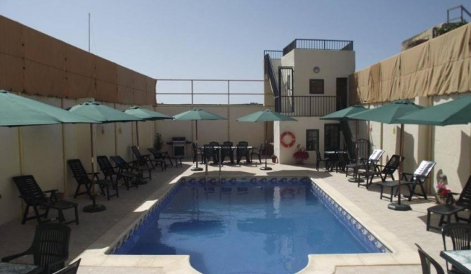 Qronfli Holiday Apartments With Swimming Pool