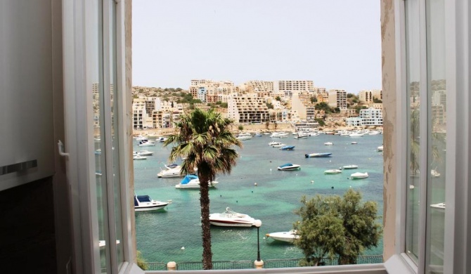 Blue Harbour 3 bedroom seafront apartment with large yard on the promenade - by Getawaysmalta