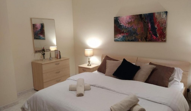 Mayfair Cosy 2BR Apartment