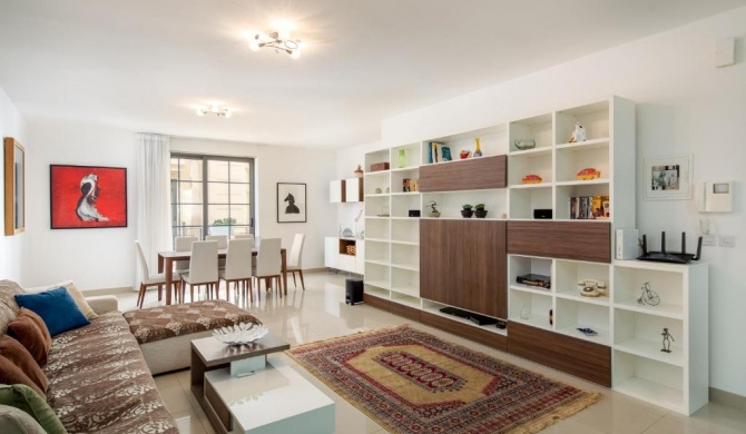 Belmonte Heights - Luxury 3 Bedroom Apartment