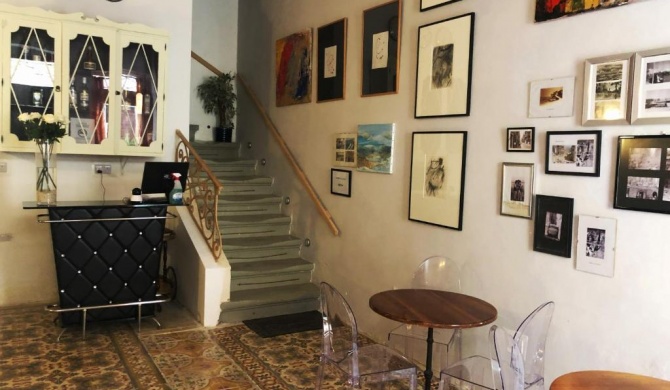 Lee's House Bed and Breakfast, Sliema