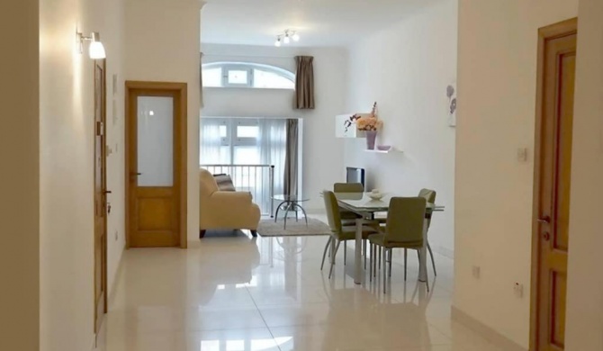 Luxurious Furnished apartment in sliema