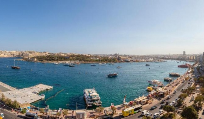 Sliema Ferries APT, with beautiful views AC & WIFI