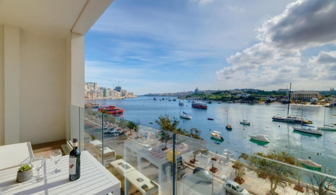 Superlative Apartment with Valletta and Harbour Views