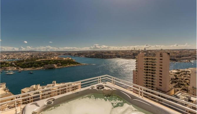 3 MIL Penthouse Malta View - Jacuzzi with GYM/POOL
