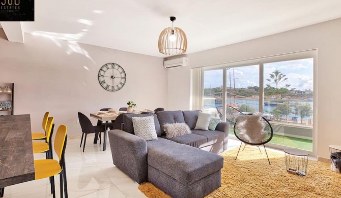 Beautiful seafront APT in the best part of Sliema