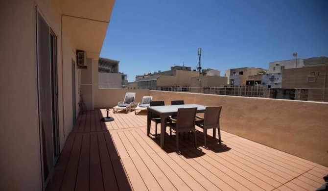 Sliema Strand Penthouse with large terrace