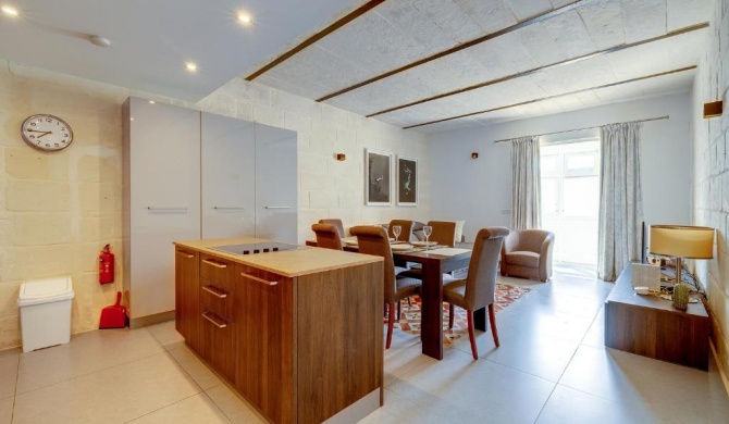 Luxurious 2BR Apartment in Valletta