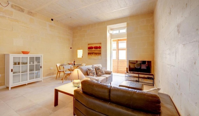 Stylish 2BR Apartment in Valletta