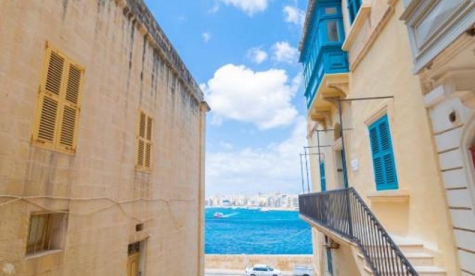 Central Valletta Townhouse-Hosted by Sweetstay