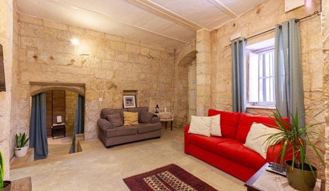 BRG34 - Historical Vittoriosa Townhouse