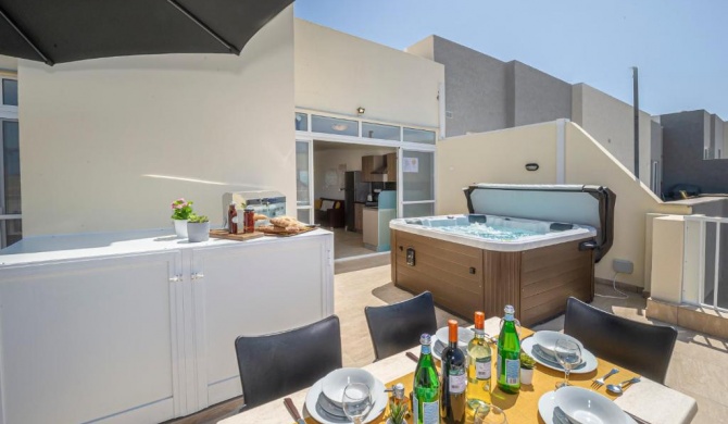 Summer Breeze Penthouse With Hot Tub