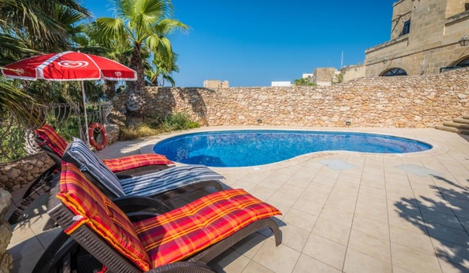 Sunset - Holiday Farmhouse with Large Private Pool in Island of Gozo