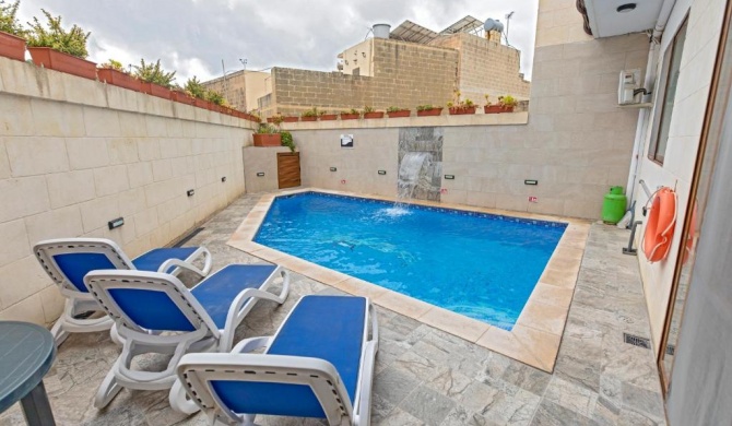 Modern holiday home with private pool Gozo