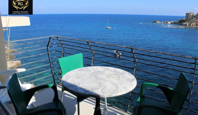 MFN1322 - Marsalforn seafront 3 bedroom apartment