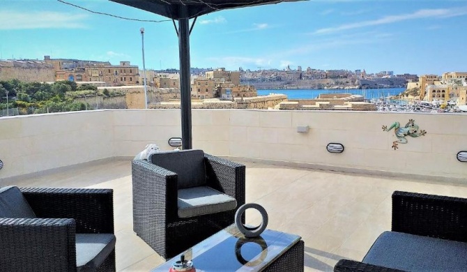 Valletta and Grand Harbour Lookout