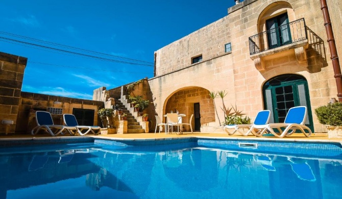 Dar ta' Betta Farmhouse with private pool