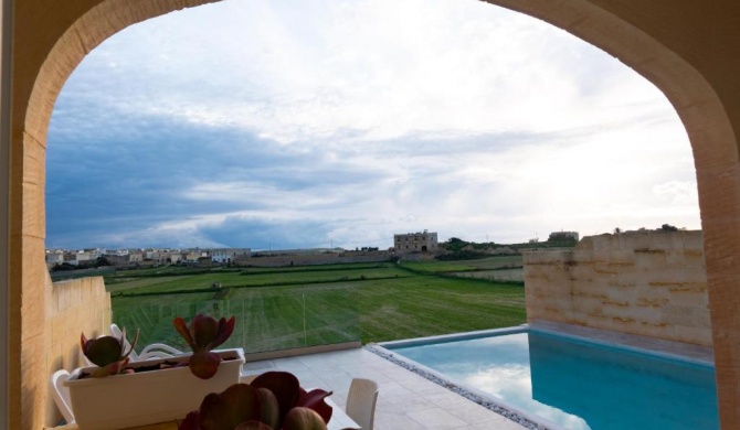 Inni Holiday Home with Private Pool with Views