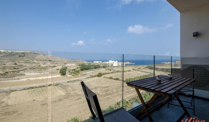 2 Bed Apartment w Distant Sea and Country Views