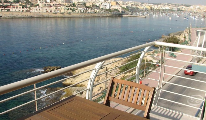 SeaFront Apartment Marsascala